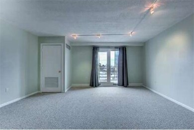 314 Riverside Ave unit 405, Medford, MA 02155 - photo 5