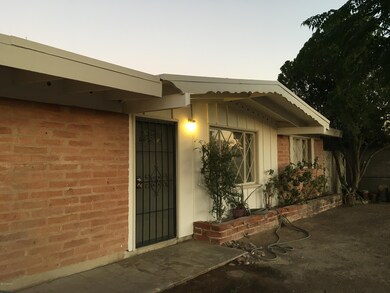 Front Of House Side