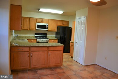 7708 Jewelweed Ct, Springfield, VA 22152 - photo 2