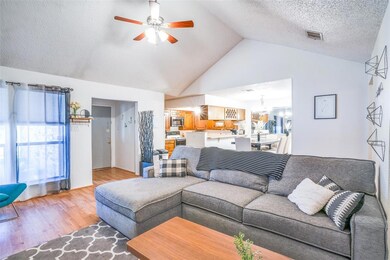 316 Mountain View Ct, Bedford, TX 76021 - photo 4