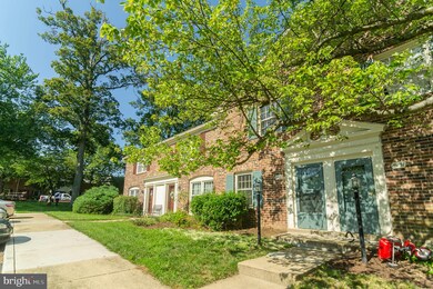 8429 Penshurst Dr unit 597, Springfield, VA 22152 - photo 2