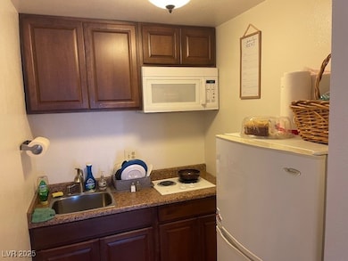 4600 University Center Dr unit 177, Las Vegas, NV 89119 - photo 3