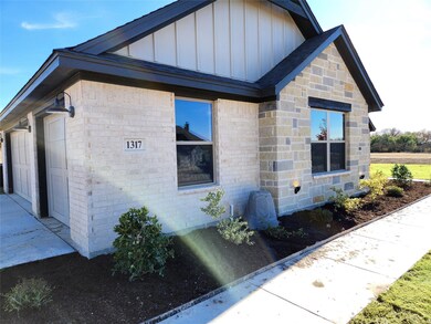 1317 Eagle Dr, Weatherford, TX 76085 - photo 3