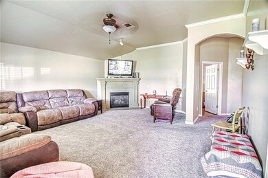 909 Eagle Cliff Dr, Norman, OK 73072 - photo 3