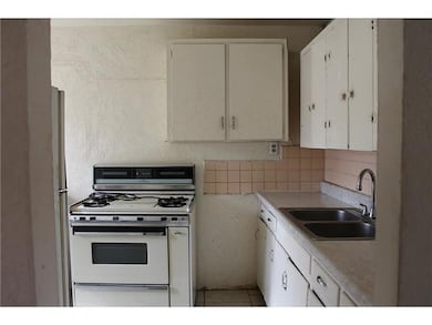 1108 Cuba Dr, El Paso, TX 79915 - photo 4