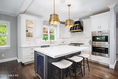 2 Carriage Rd, Cos Cob, CT 06807 - photo 5