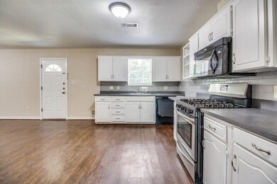 713 W Shepherd St, Denison, TX 75020 - photo 7