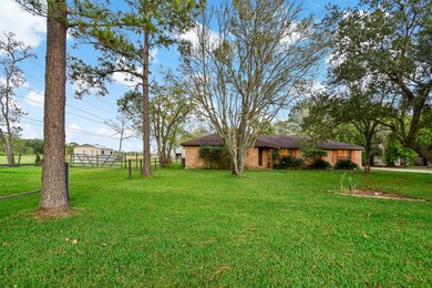 1802 County Road 936c, Alvin, TX 77511 - photo 2