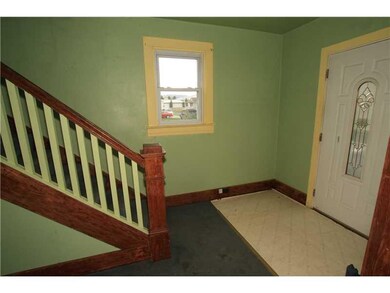 Entry/Foyer.