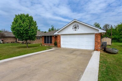 704 Park Place, Whitesboro, TX 76273 - photo 2