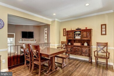 1332 Chetworth Ct, Alexandria, VA 22314 - photo 5