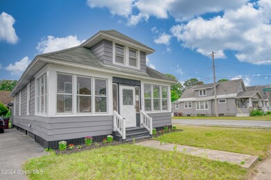 014-902-Vischer-Ave