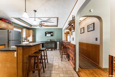 705 Omaha Ave, Lincoln, IL 62656 - photo 3