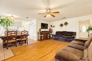306 Cambridge St, Alvin, TX 77511 - photo 6