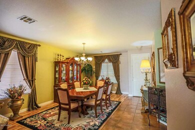 FORMAL DINING