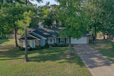 196 Hunters Glen Dr, Lufkin, TX 75904 - photo 2