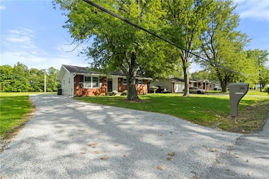 2080 Edgewood Dr, Charlestown, IN 47111 - photo 4