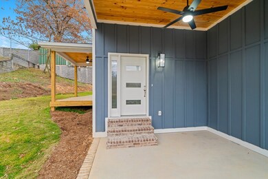 708 Clark St, Dalton, GA 30720 - photo 4