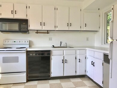 30 Autumn Ln, Amherst, MA 01002 - photo 4