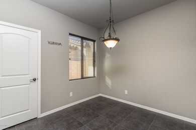 7) DINING AREA