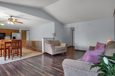 2409 Copper Creek Rd, Maryville, IL 62062 - photo 5