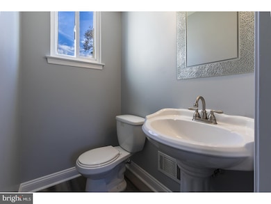 273 Burning Tree Rd, Delran, NJ 08075 - photo 5