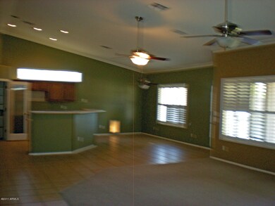 24012 N 79 DR, Peoria kitchen family roo