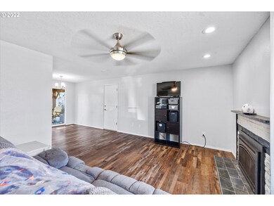 Living Room/Dining Room