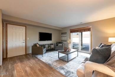 2904 Edgewater Pl SE #3 MLS-8