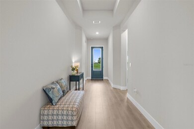 Wide entry with high trayceiling