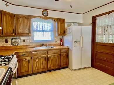 70 Stillman Rd, Wethersfield, CT 06109 - photo 6