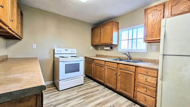 407 Locust St, Waterloo, IA 50701 - photo 5