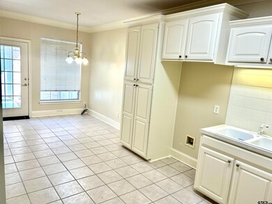 1912 Hollylake Cir, Tyler, TX 75703 - photo 4