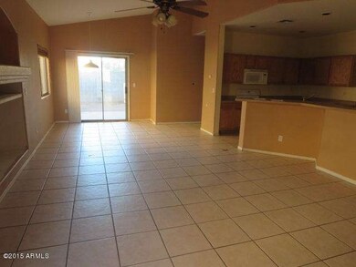023-362752 -Living-a