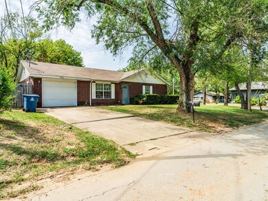 307 NW Lefors unit A, Bentonville, AR 72712 - photo 2