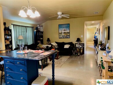 1412 Marlton St unit B, San Marcos, TX 78666 - photo 2