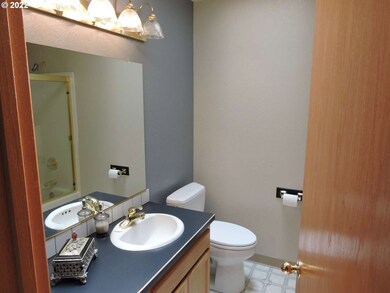 365 SE 7th Way, Canby, OR 97013 - photo 2