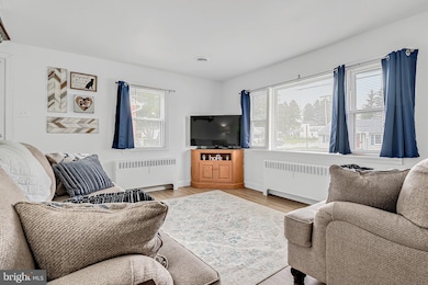 733 W Oak St, Palmyra, PA 17078 - photo 6