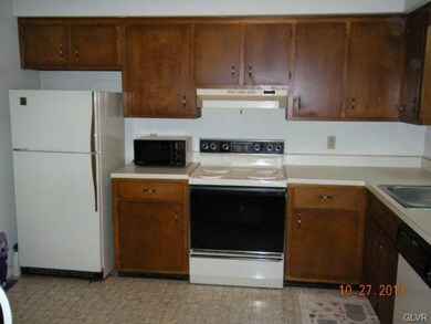 812 W Lehigh St, Bethlehem, PA 18018 - photo 4