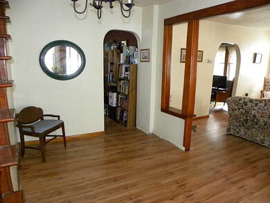Entry/Foyer. Large foyer.