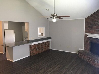 605 Lost Springs Ct unit A, Arlington, TX 76012 - photo 5