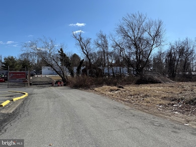 3412 Barbara Ln, Wilmington, DE 19805 - photo 2