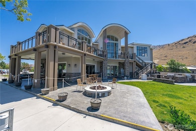 1350 W Woodin Ave unit CDE-2, Chelan, WA 98816 - photo 2