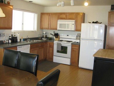 Kitchen (2)