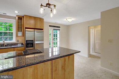 3062 S Buchanan St unit C2, Arlington, VA 22206 - photo 6