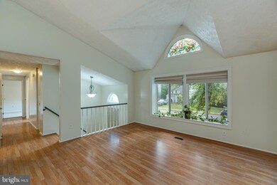 16127 Olmstead Ln, Woodbridge, VA 22191 - photo 5