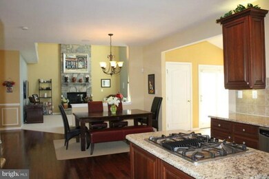 22740 Watson Heights Cir, Ashburn, VA 20148 - photo 2