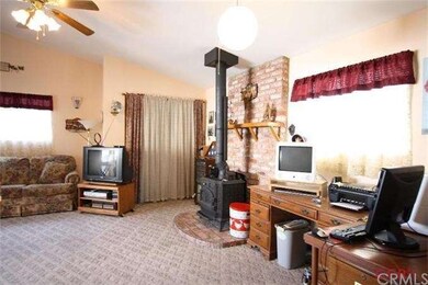 Extra Large Family Room can double as a 3rd Bedroo
