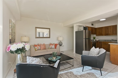 Sunset Towers unit 1007, Honolulu, HI 96814 - photo 4