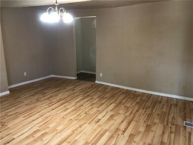 835 N Jefferson St, Muncie, IN 47305 - photo 4